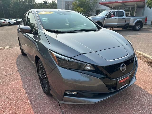 Photo of 2025 Gun Metallic Nissan Leaf