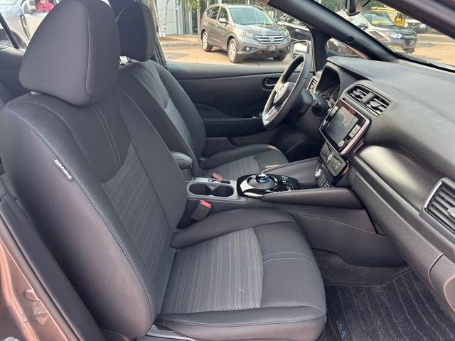 Photo of 2025 Gun Metallic Nissan Leaf
