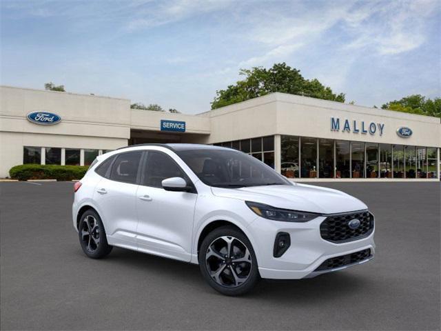 Photo of 2025 White Metallic Ford Escape