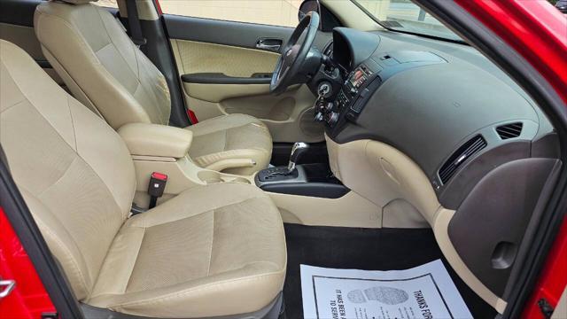 Photo of 2011 Red Hyundai Elantra Touring