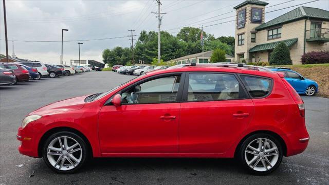 Photo of 2011 Red Hyundai Elantra Touring
