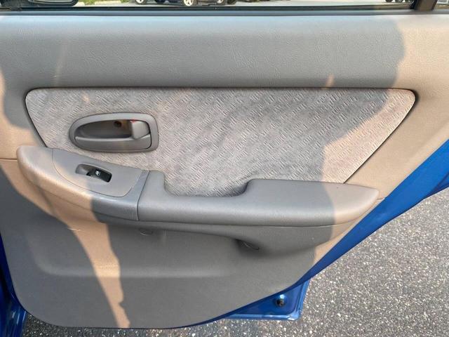 Photo of 2005 Blue Hyundai ELANTRA