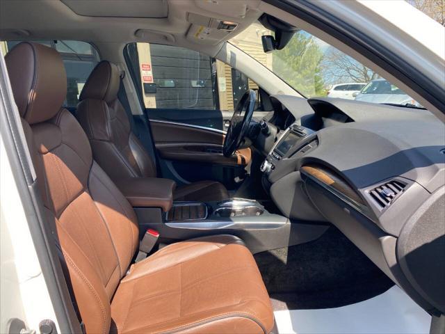 Photo of 2017 White Acura MDX