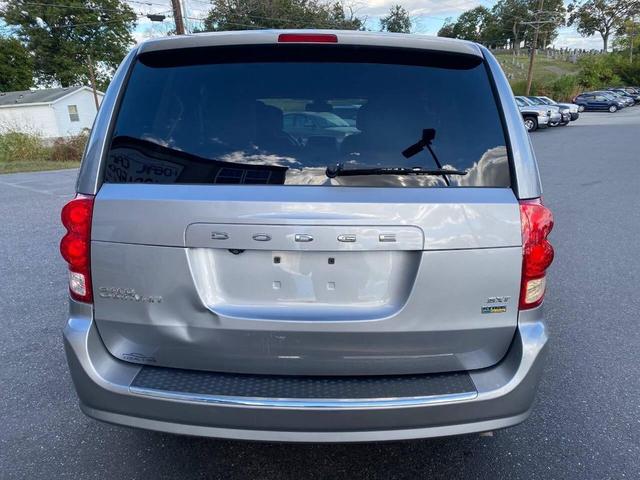 Photo of 2019 Gray Dodge Grand Caravan