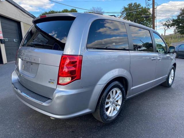 Photo of 2019 Gray Dodge Grand Caravan