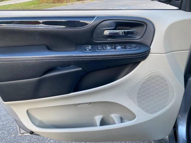 Photo of 2019 Gray Dodge Grand Caravan