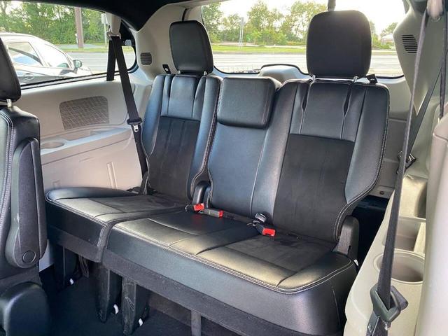 Photo of 2019 Gray Dodge Grand Caravan