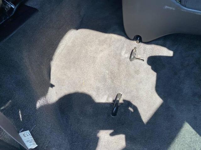Photo of 2014 Off White GMC Yukon XL