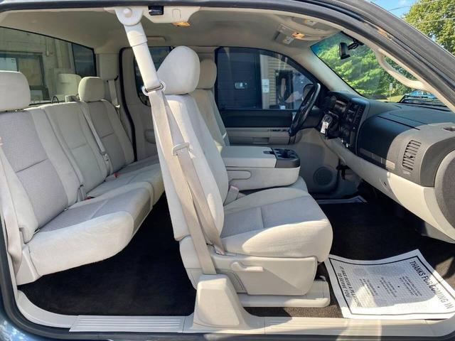 Photo of 2009 Gray Chevrolet Silverado 1500