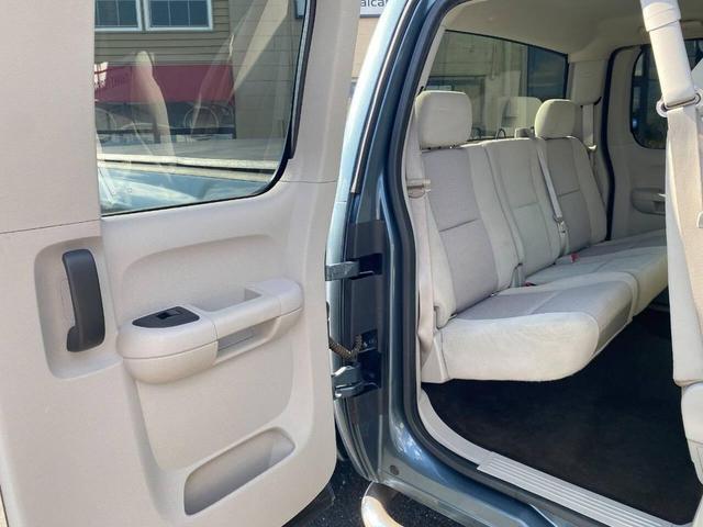Photo of 2009 Gray Chevrolet Silverado 1500
