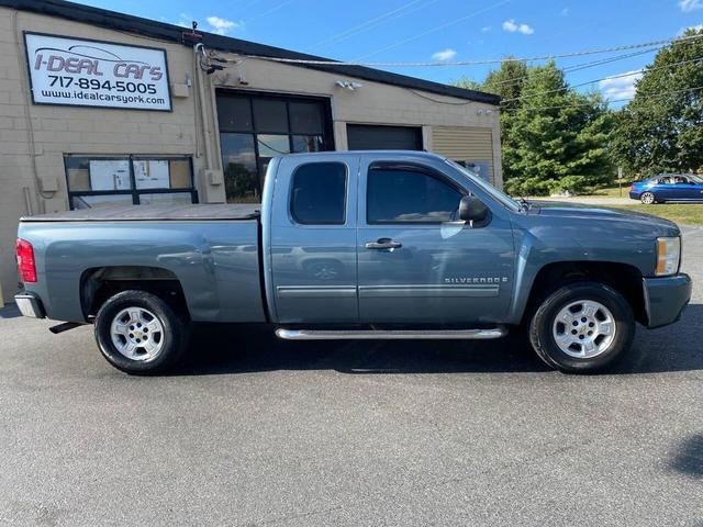 Photo of 2009 Gray Chevrolet Silverado 1500