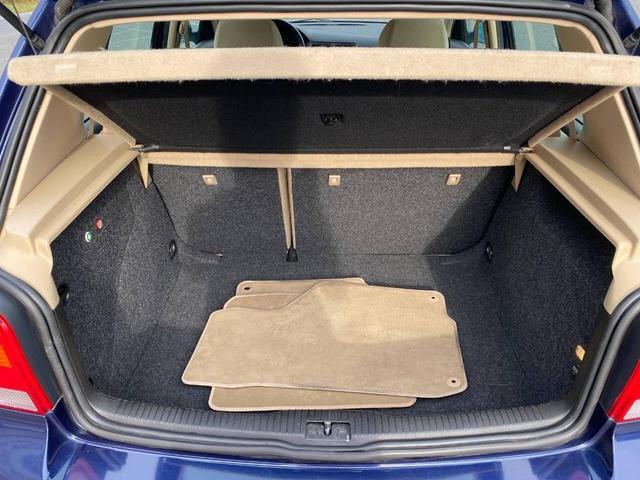 Photo of 2002 Blue Volkswagen Golf