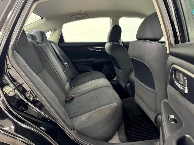 Photo of 2014 Super Black Nissan Altima
