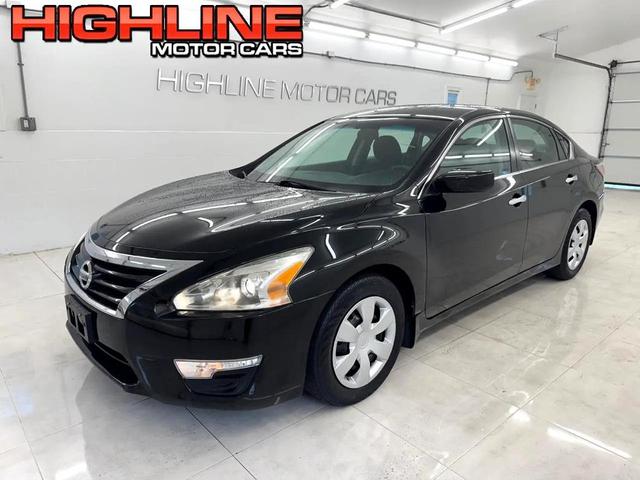 Photo of 2014 Super Black Nissan Altima