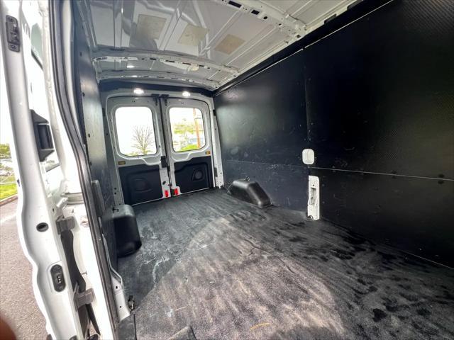 Photo of 2020 Oxford White Ford Transit-250