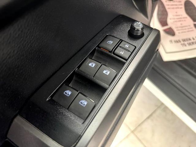 Photo of 2022 White Toyota Tacoma