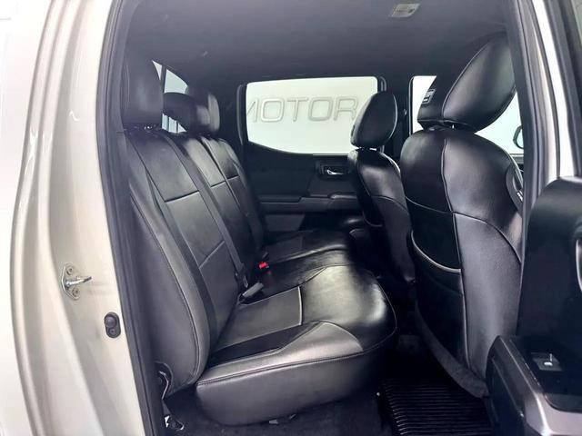 Photo of 2022 White Toyota Tacoma