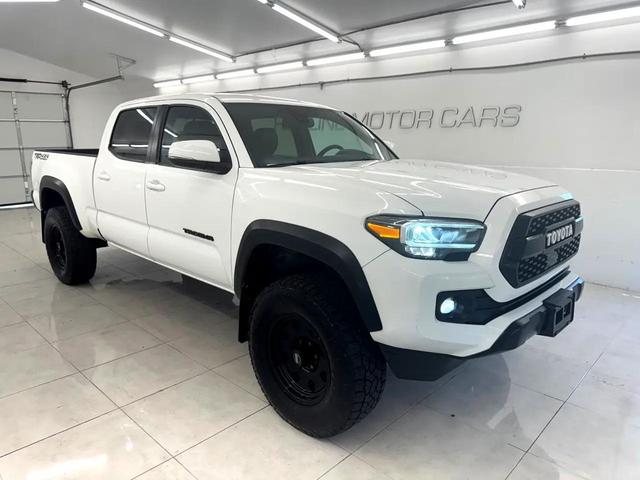 Photo of 2022 White Toyota Tacoma