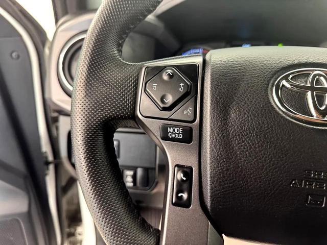 Photo of 2022 White Toyota Tacoma