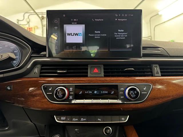 Photo of 2022 Gray Audi A4