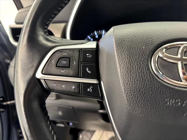 Photo of 2020 Light Blue Toyota Highlander