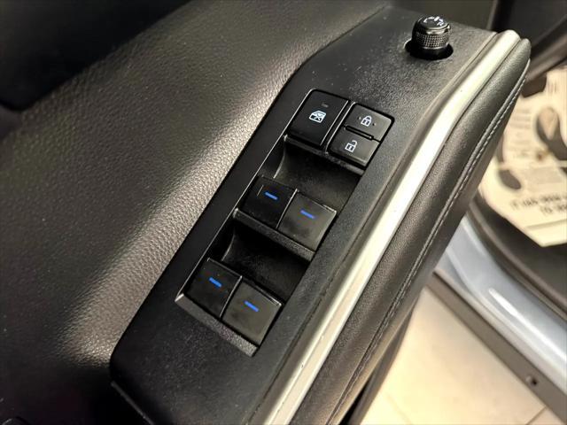 Photo of 2020 Light Blue Toyota Highlander