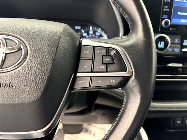 Photo of 2020 Light Blue Toyota Highlander