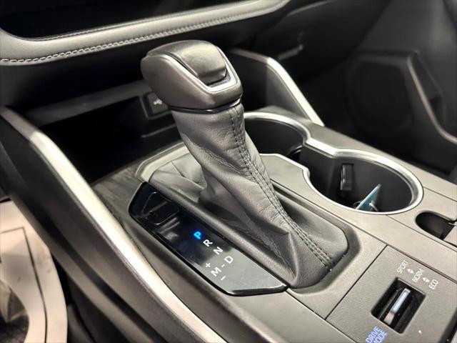Photo of 2020 Light Blue Toyota Highlander