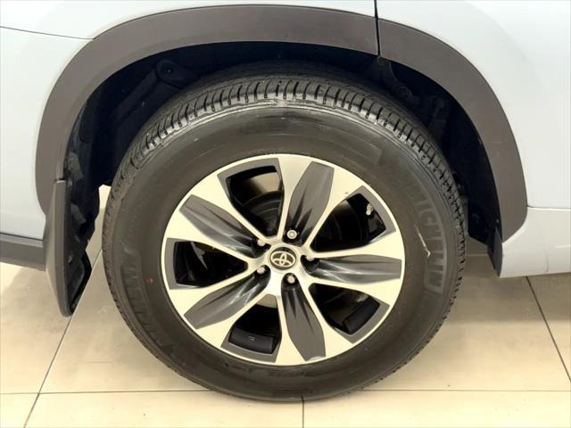 Photo of 2020 Light Blue Toyota Highlander