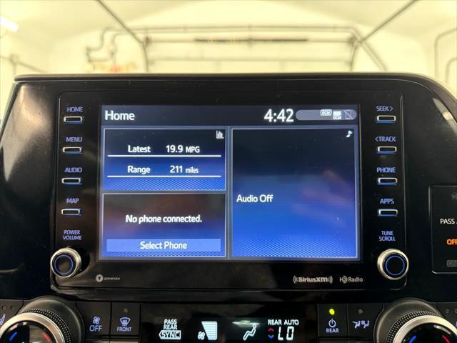 Photo of 2020 Light Blue Toyota Highlander