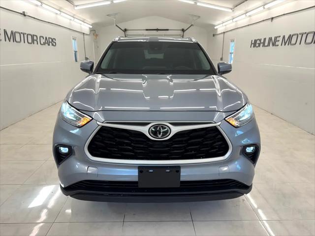 Photo of 2020 Light Blue Toyota Highlander