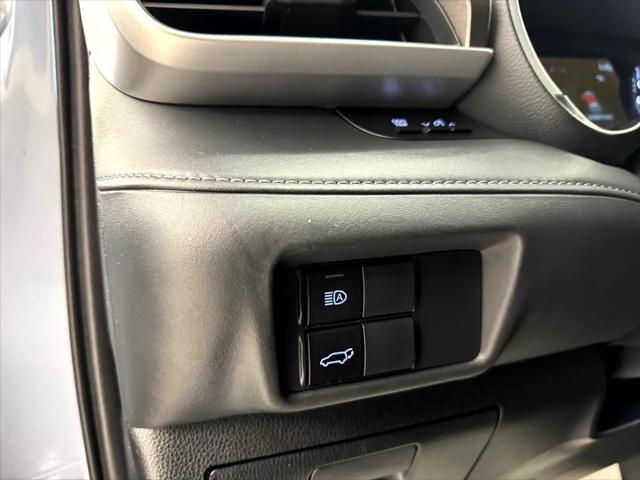 Photo of 2020 Light Blue Toyota Highlander