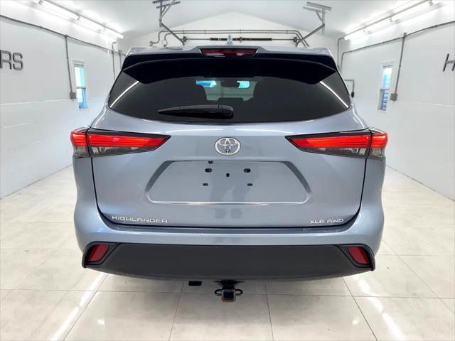 Photo of 2020 Light Blue Toyota Highlander