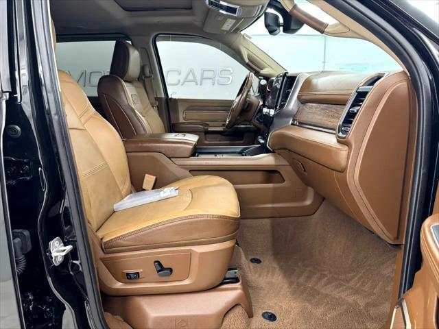 Photo of 2022 Diamond Black Crystal Pearlcoat RAM 2500