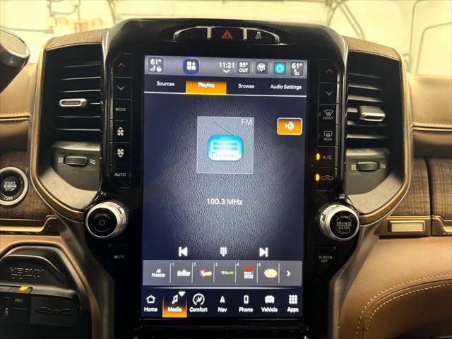 Photo of 2022 Diamond Black Crystal Pearlcoat RAM 2500
