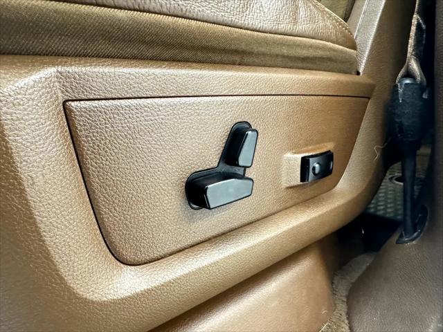 Photo of 2022 Diamond Black Crystal Pearlcoat RAM 2500