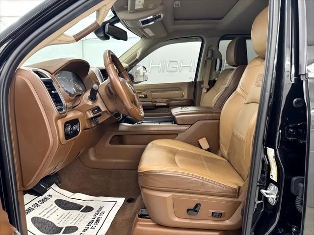 Photo of 2022 Diamond Black Crystal Pearlcoat RAM 2500