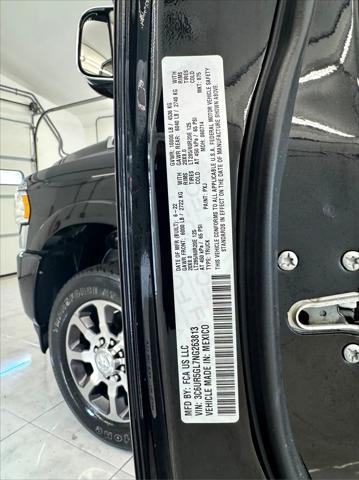 Photo of 2022 Diamond Black Crystal Pearlcoat RAM 2500
