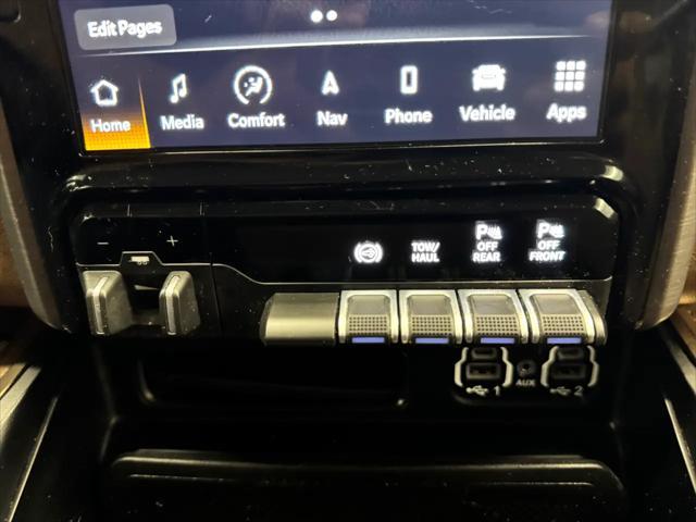 Photo of 2022 Diamond Black Crystal Pearlcoat RAM 2500