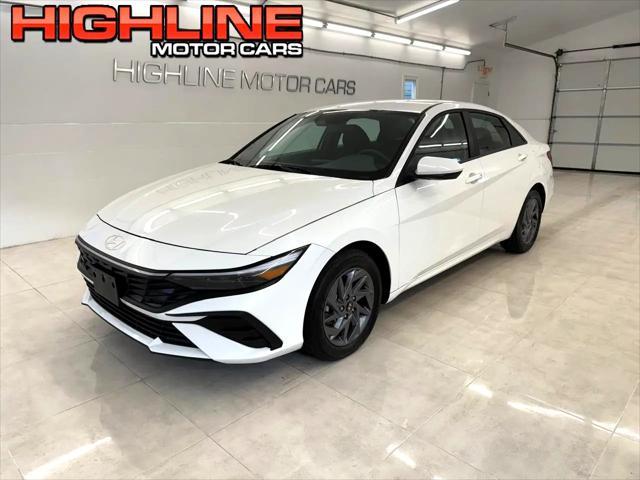 2024 Hyundai Elantra Hev