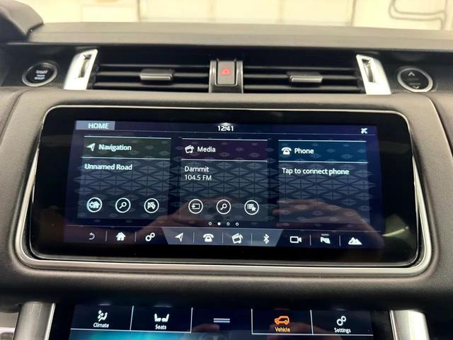 Photo of 2021 White Land Rover Range Rover Sport