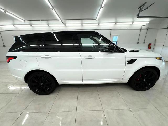 Photo of 2021 White Land Rover Range Rover Sport