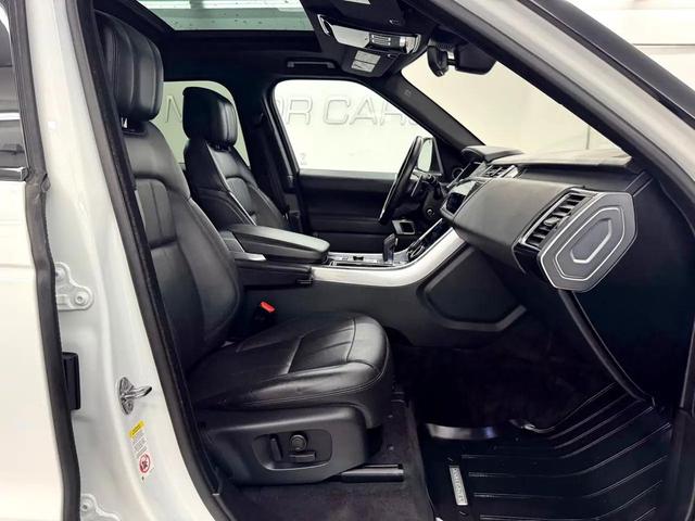 Photo of 2021 White Land Rover Range Rover Sport