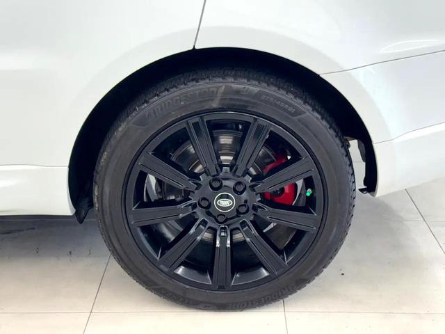Photo of 2021 White Land Rover Range Rover Sport