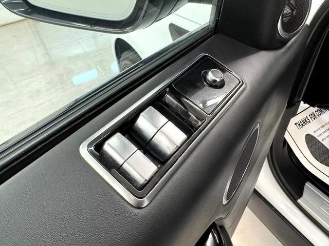 Photo of 2021 White Land Rover Range Rover Sport