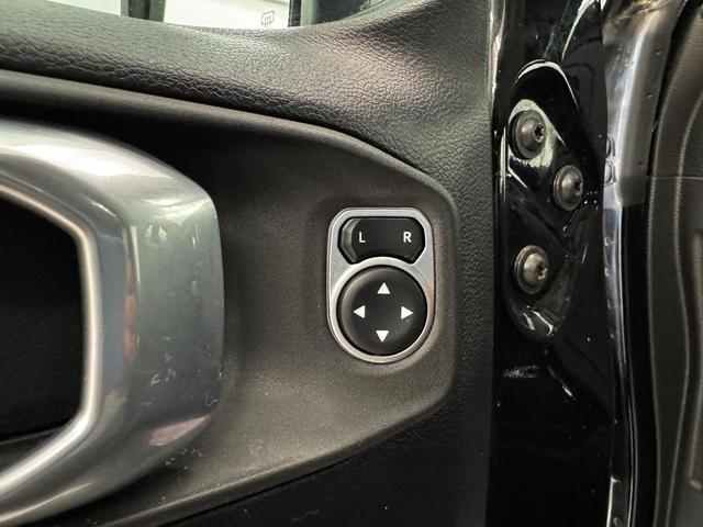 Photo of 2021 Black Clearcoat Jeep Gladiator