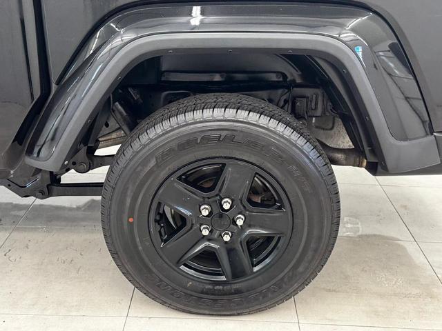 Photo of 2021 Black Clearcoat Jeep Gladiator