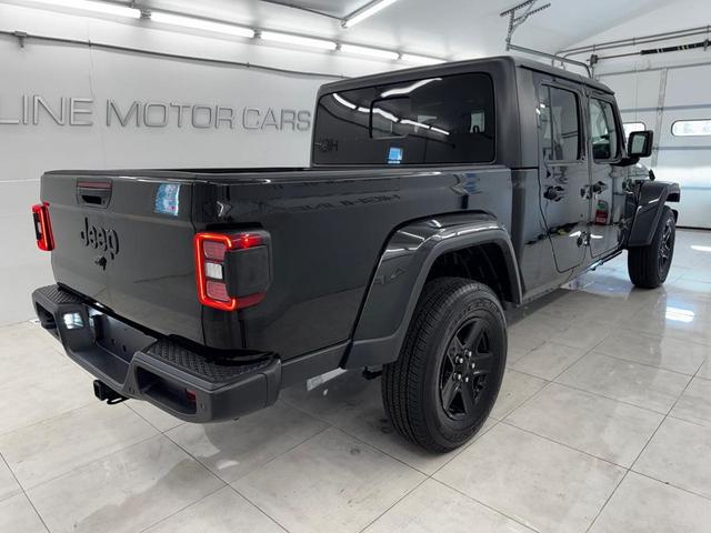 Photo of 2021 Black Clearcoat Jeep Gladiator