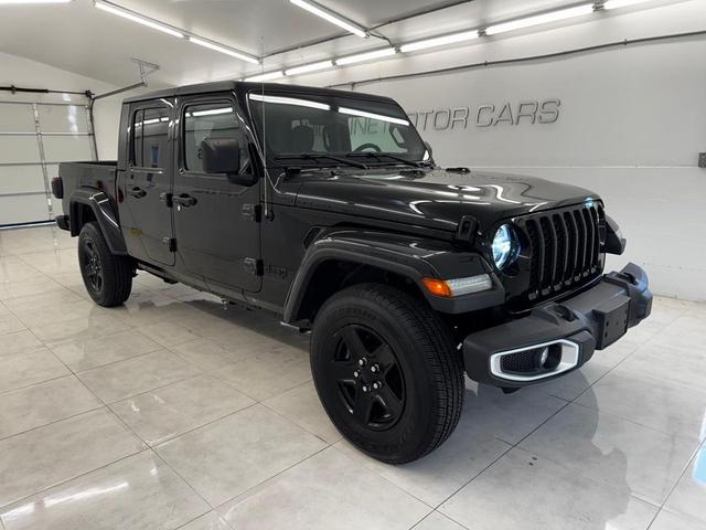 Photo of 2021 Black Clearcoat Jeep Gladiator