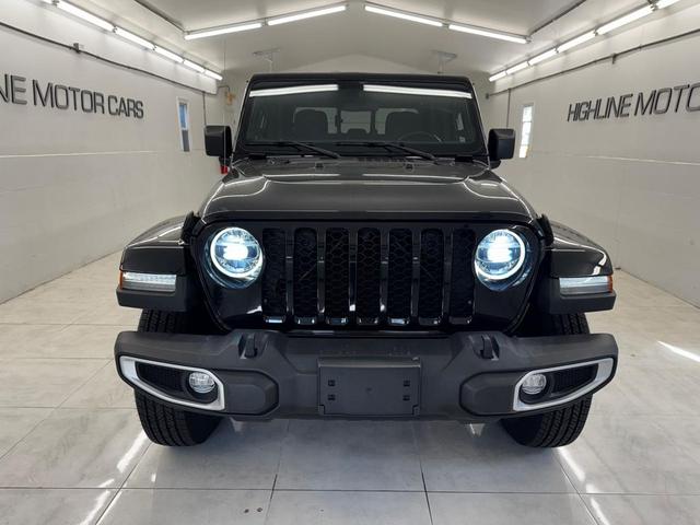Photo of 2021 Black Clearcoat Jeep Gladiator